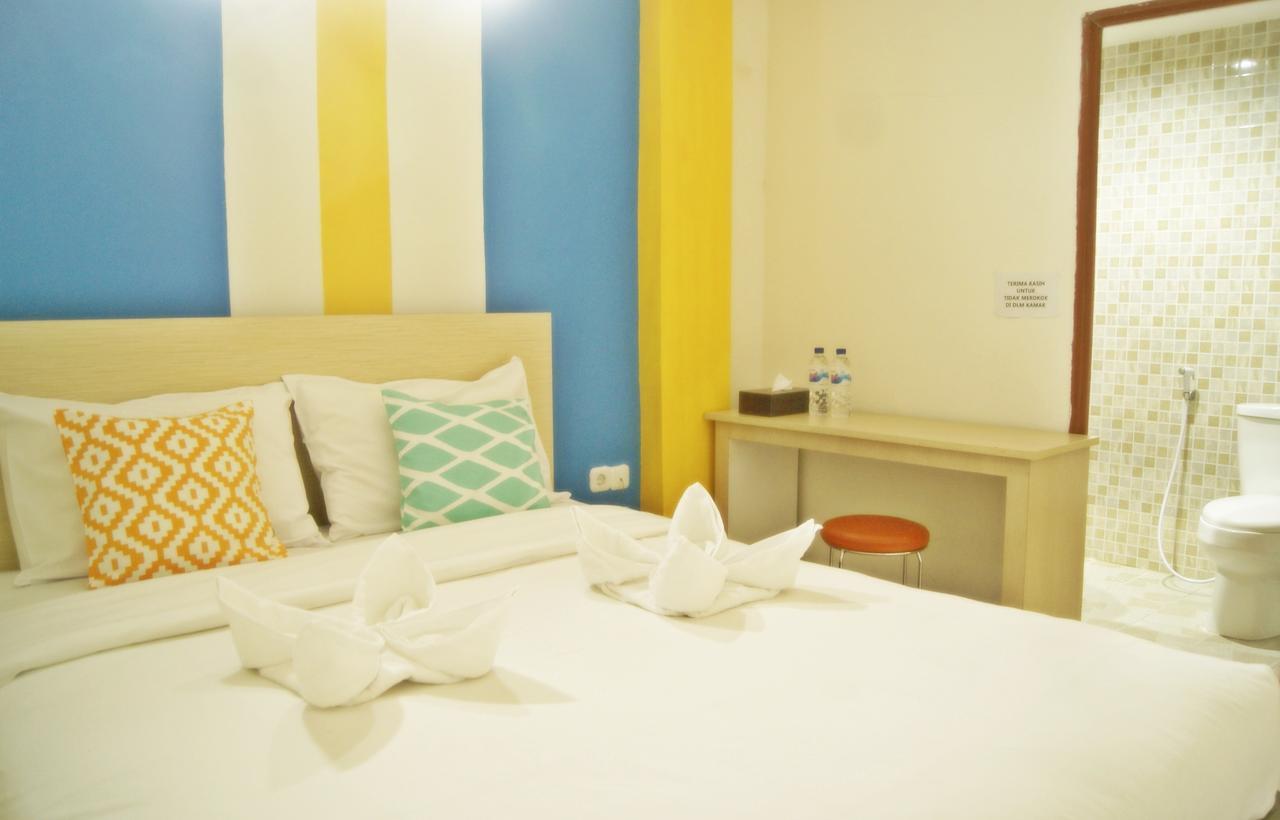 Leos Hotel Tomohon Extérieur photo