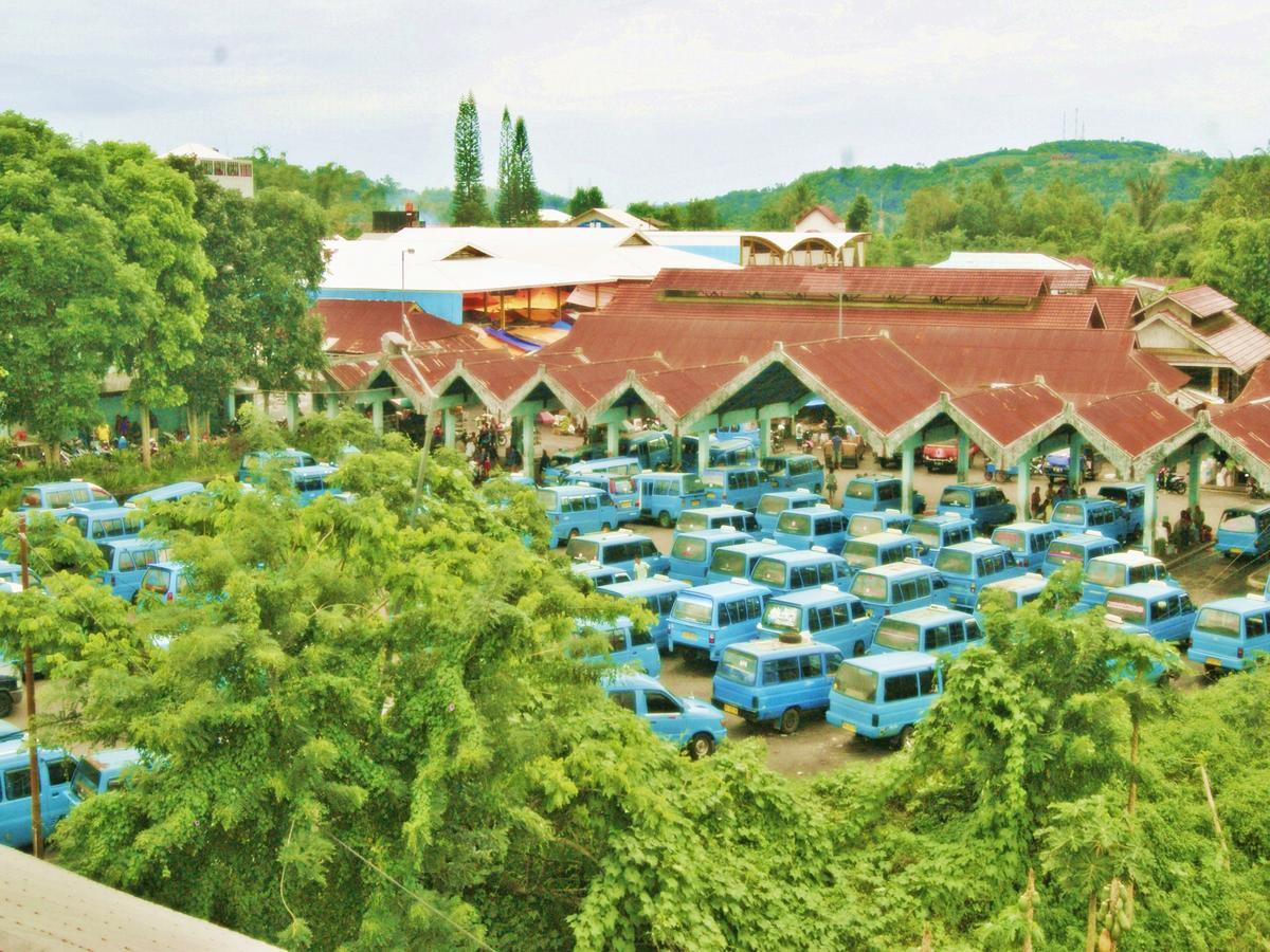 Leos Hotel Tomohon Extérieur photo