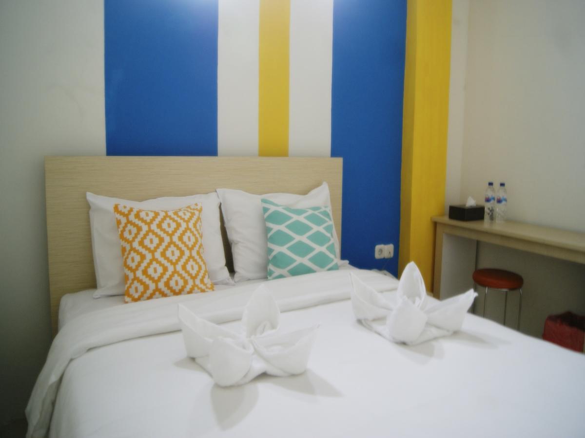 Leos Hotel Tomohon Extérieur photo